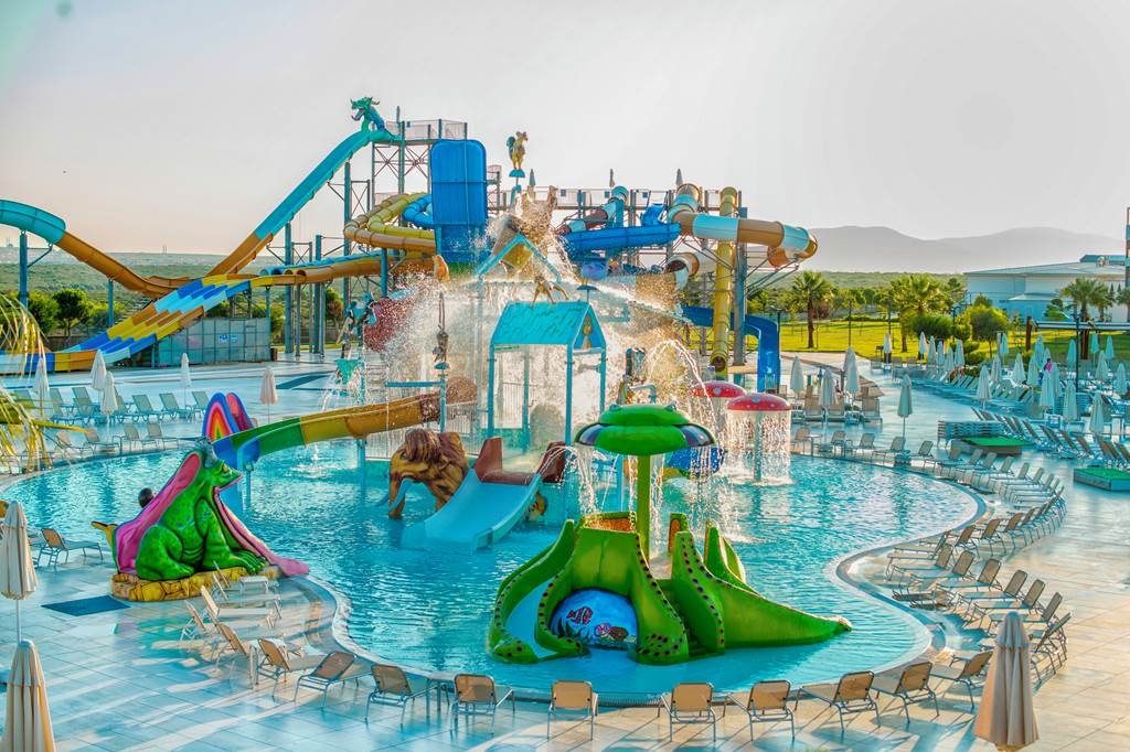 Aquasis Deluxe Resort & Spa